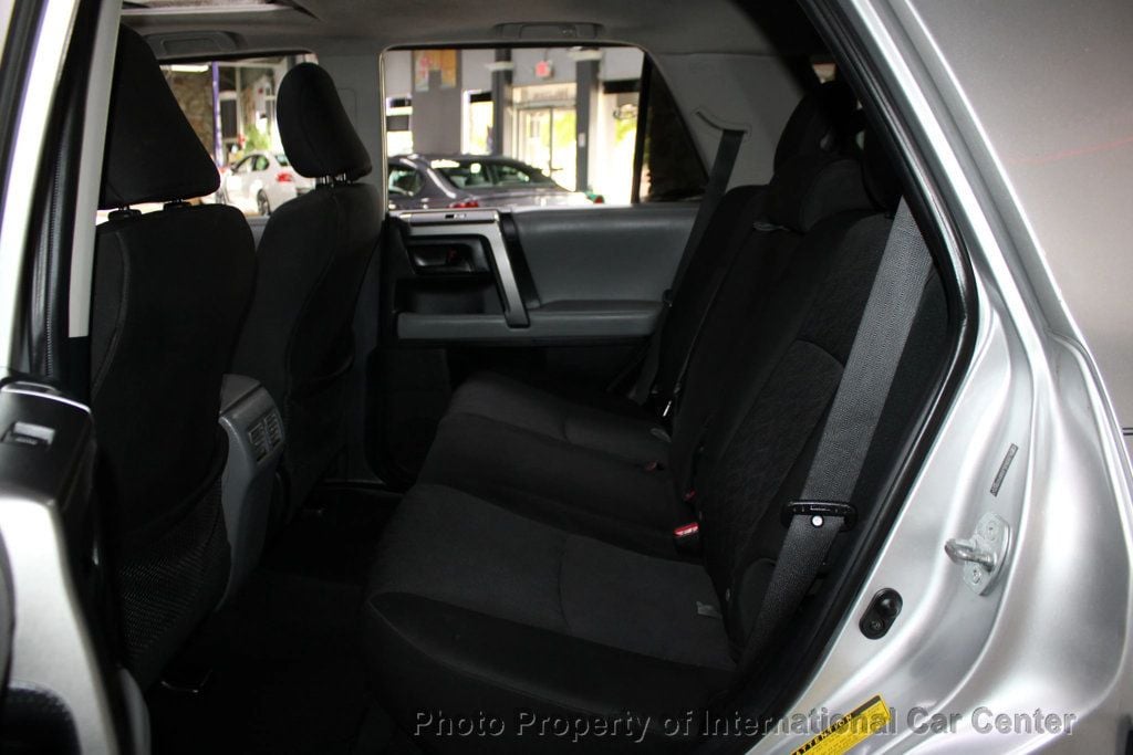 2011 Toyota 4Runner SR5 photo 19