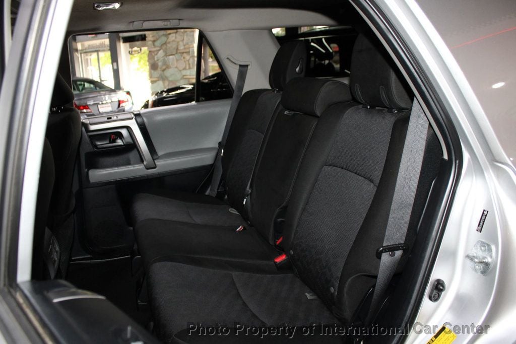 2011 Toyota 4Runner SR5 photo 20