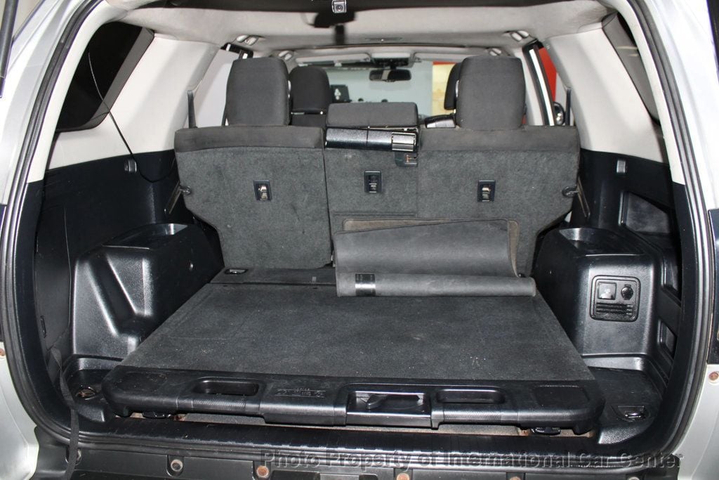 2011 Toyota 4Runner SR5 photo 22
