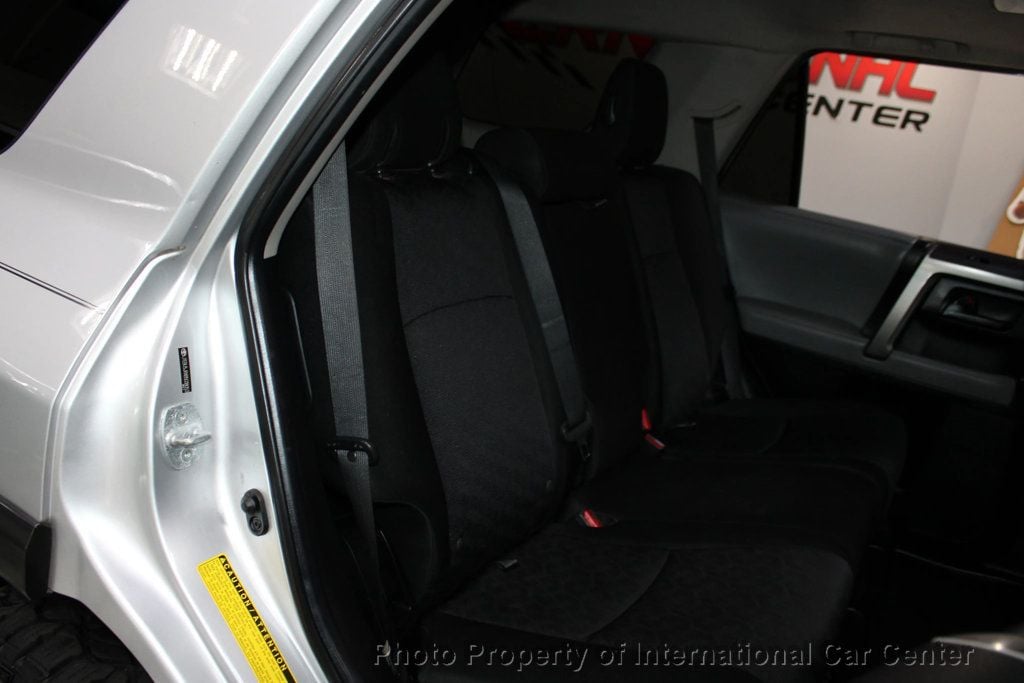 2011 Toyota 4Runner SR5 photo 26