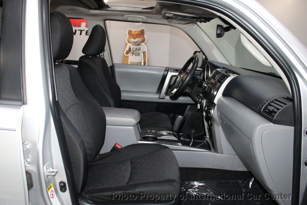 2011 Toyota 4Runner SR5 photo 28