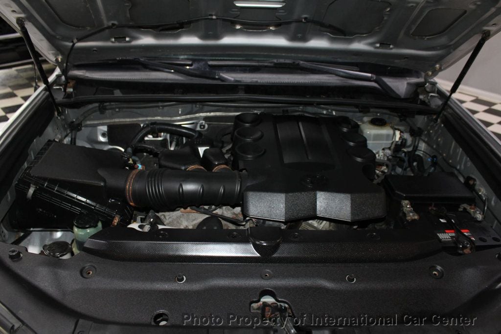 2011 Toyota 4Runner SR5 photo 31