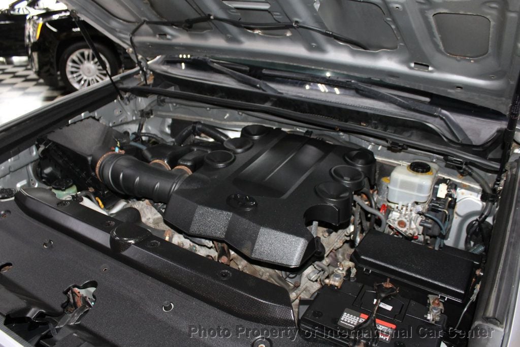 2011 Toyota 4Runner SR5 photo 32