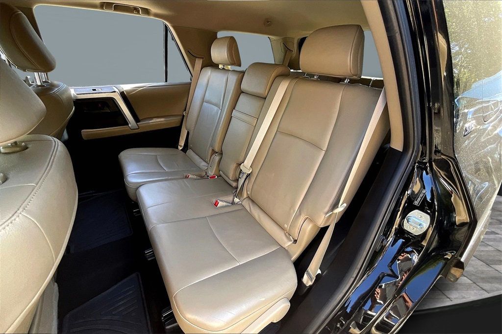 2011 Toyota 4Runner SR5 photo 15