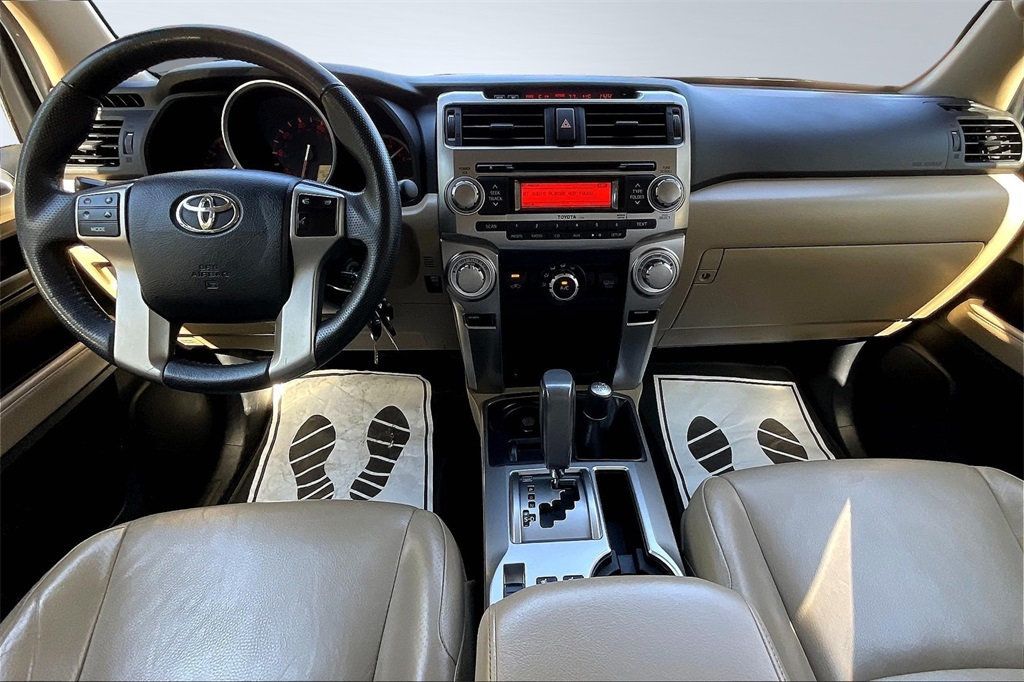 2011 Toyota 4Runner SR5 photo 17