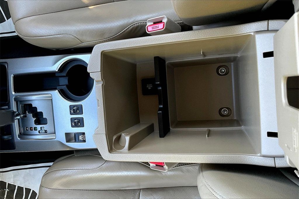 2011 Toyota 4Runner SR5 photo 26