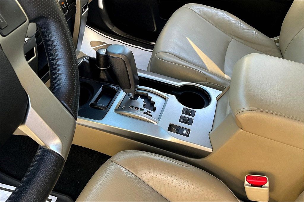 2011 Toyota 4Runner SR5 photo 28