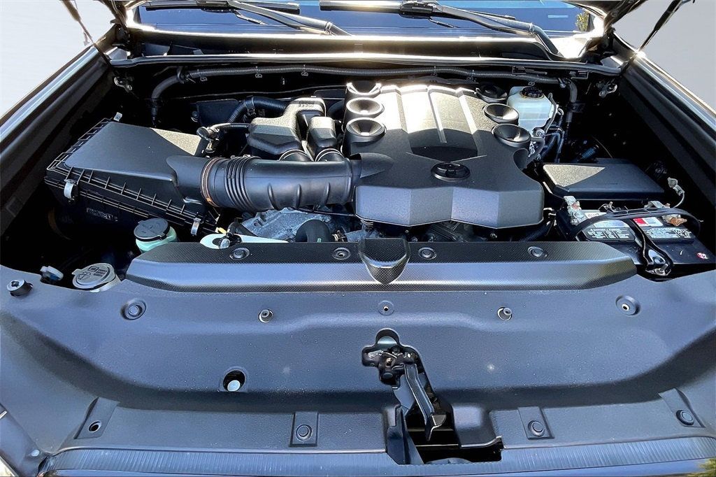 2011 Toyota 4Runner SR5 photo 32