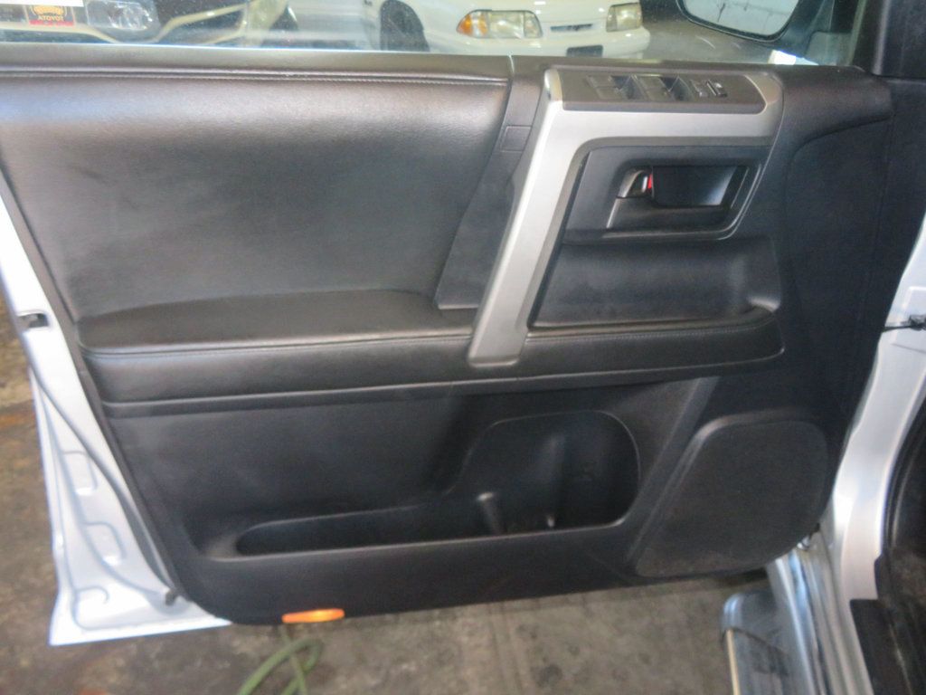 2011 Toyota 4Runner 4X4 LIMITED 4RUNNER 1OWNER EXTRA CLEAN 32 SERVICE RECORDS  - 23097217 - 14