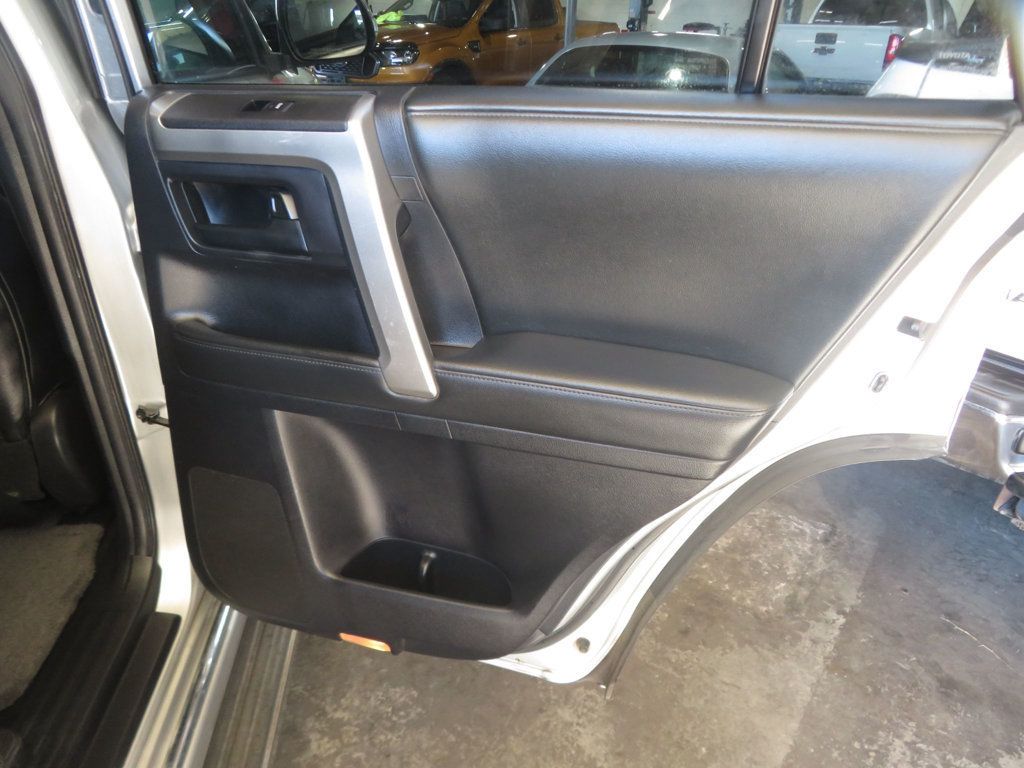 2011 Toyota 4Runner 4X4 LIMITED 4RUNNER 1OWNER EXTRA CLEAN 32 SERVICE RECORDS  - 23097217 - 26