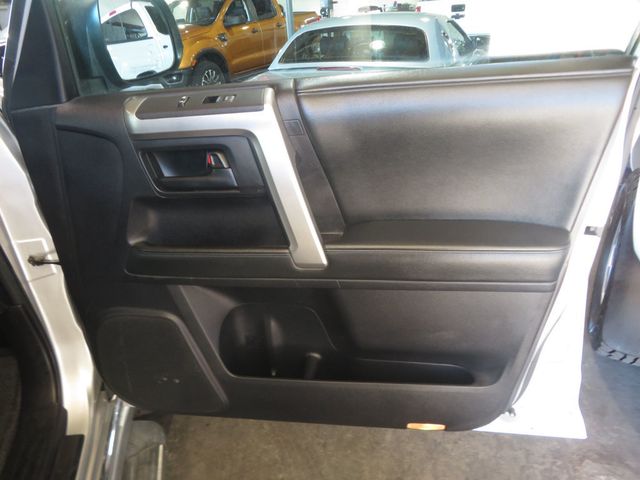 2011 Toyota 4Runner 4X4 LIMITED 4RUNNER 1OWNER EXTRA CLEAN 32 SERVICE RECORDS  - 23097217 - 31