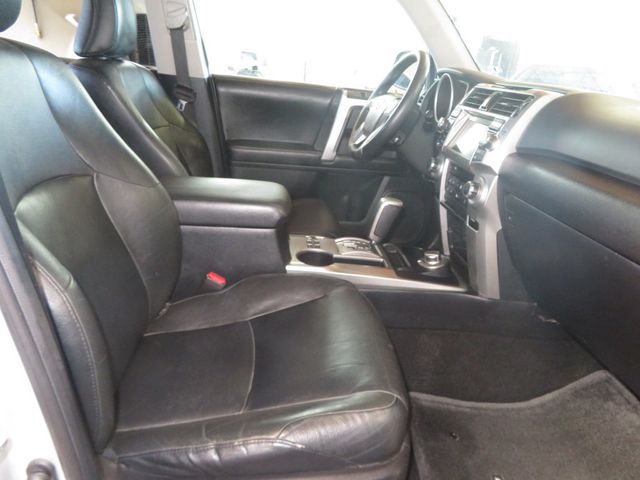 2011 Toyota 4Runner 4X4 LIMITED 4RUNNER 1OWNER EXTRA CLEAN 32 SERVICE RECORDS  - 23097217 - 32