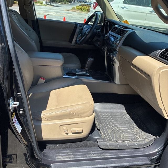 2011 Toyota 4Runner RWD 4dr V6 SR5 - 23010772 - 11