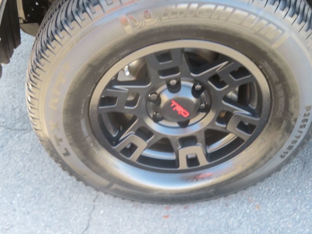 2011 Toyota 4Runner SR5 - 23062378 - 13
