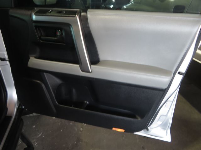 2011 Toyota 4Runner SR5 - 23062378 - 29