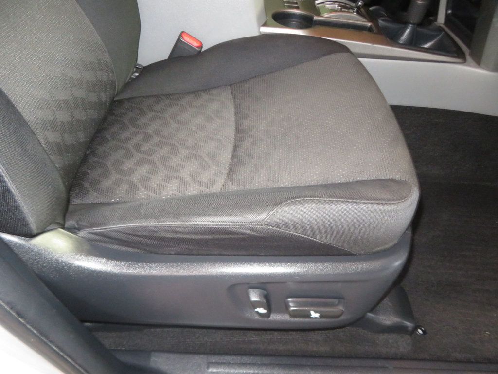 2011 Toyota 4Runner SR5 - 23062378 - 32
