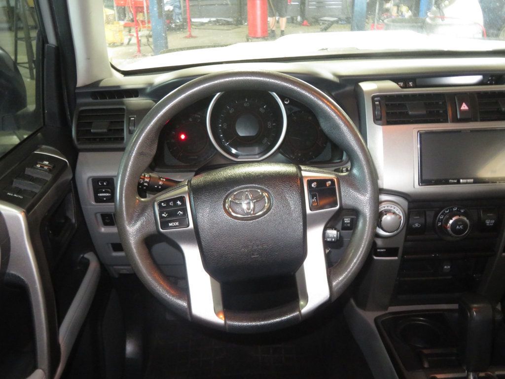2011 Toyota 4Runner SR5 - 23062378 - 33