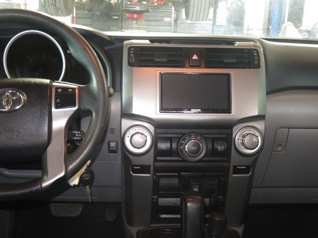 2011 Toyota 4Runner SR5 - 23062378 - 35