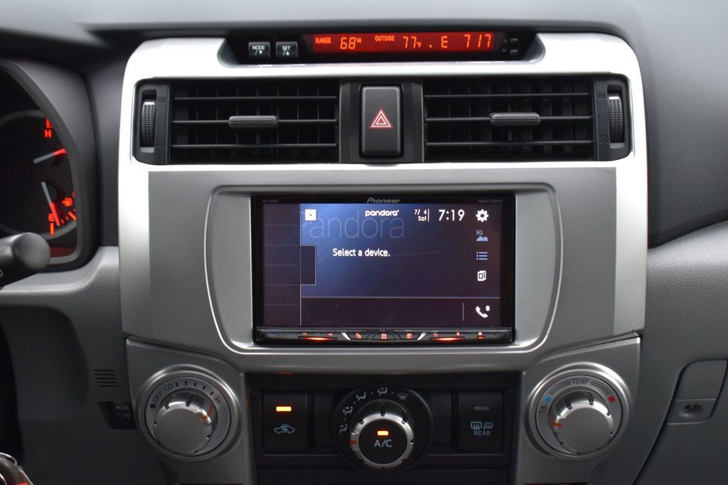 2011 Toyota 4Runner SR5 - 23052536 - 32