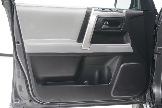 2011 Toyota 4Runner SR5 - 23030851 - 12