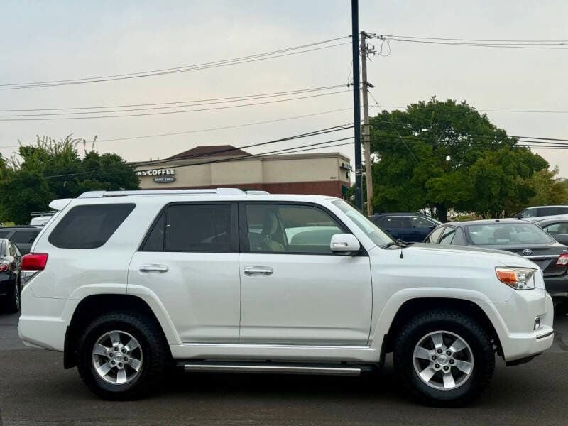 2011 Toyota 4Runner SR5 photo 4