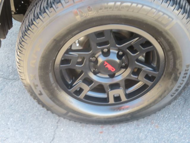 2011 Toyota 4Runner SR5 4X4 4RUNNER EXTRA CLEAN 1OWNER AZ 4X4 4RUNNER SR5  - 23062378 - 13