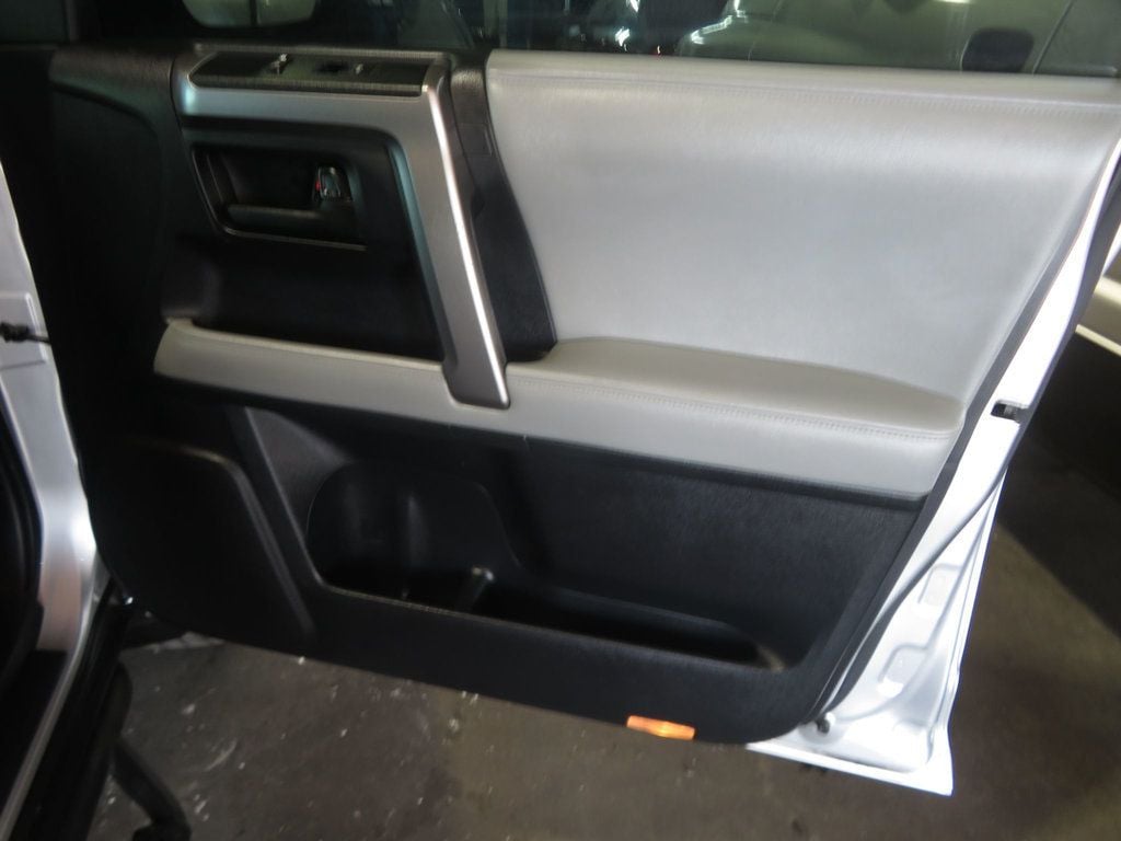 2011 Toyota 4Runner SR5 4X4 4RUNNER EXTRA CLEAN 1OWNER AZ 4X4 4RUNNER SR5  - 23062378 - 29