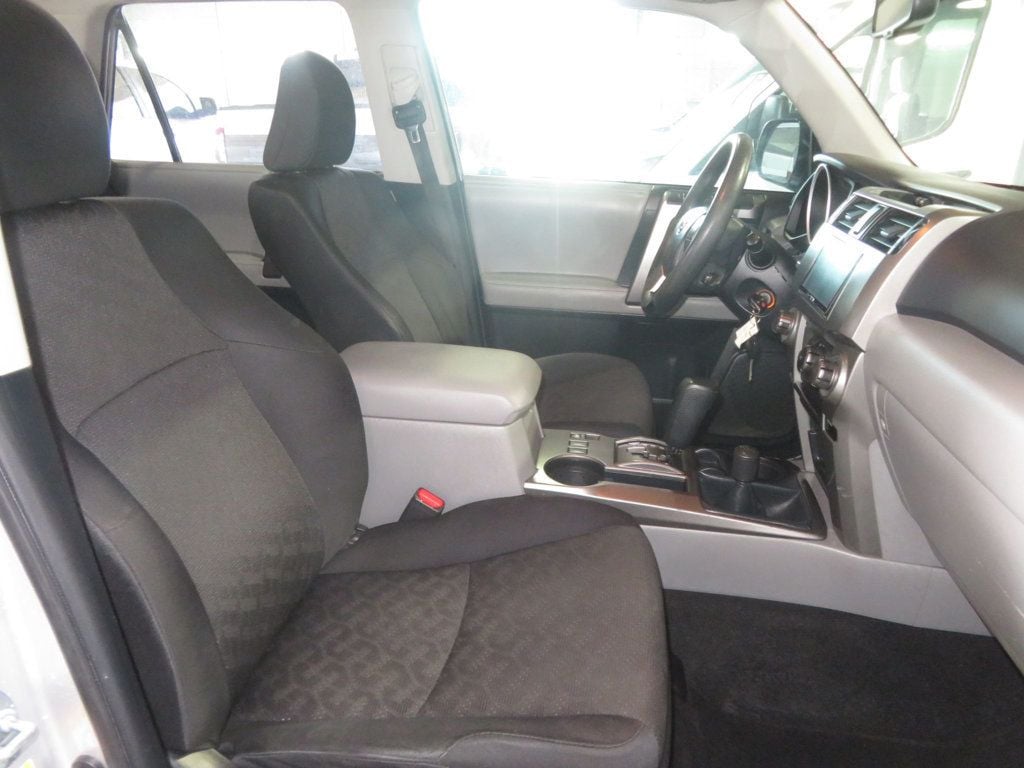 2011 Toyota 4Runner SR5 4X4 4RUNNER EXTRA CLEAN 1OWNER AZ 4X4 4RUNNER SR5  - 23062378 - 31