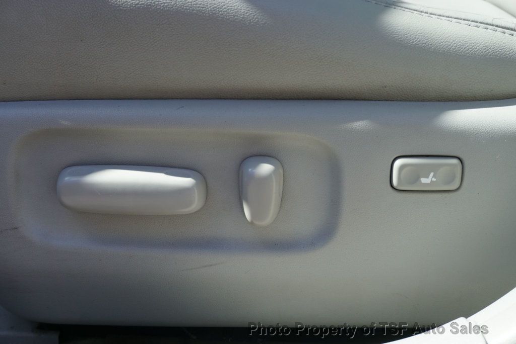 2011 Toyota Avalon 4dr Sedan LEATHER SUNROOF HEATED SEATS REAR CAMERA BLUETOOTH  - 22998599 - 27