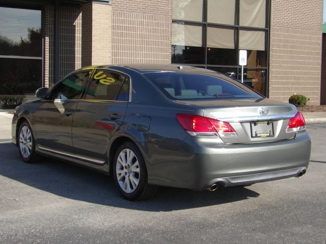 2011 Toyota Avalon Limited photo 11