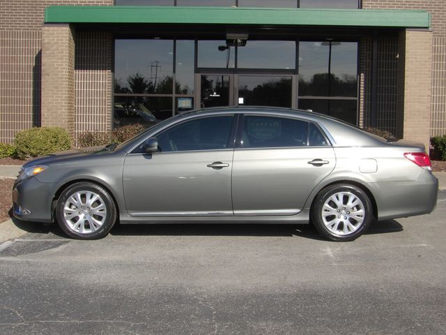 2011 Toyota Avalon Limited photo 12