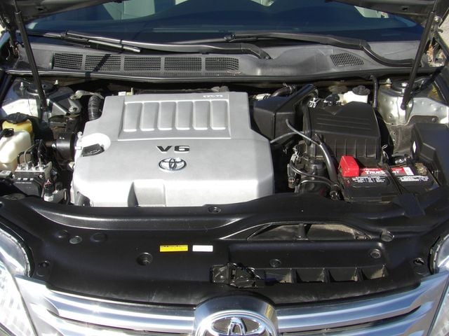 2011 Toyota Avalon Limited photo 46