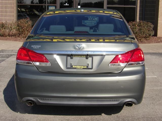 2011 Toyota Avalon Limited photo 10