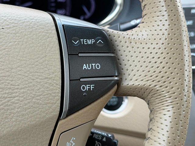 2011 Toyota Avalon 4dr Sedan Limited - 22970615 - 32