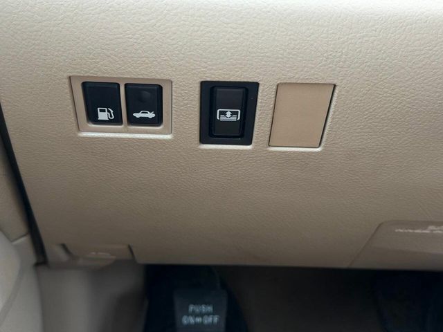 2011 Toyota Avalon 4dr Sedan Limited - 22970615 - 38