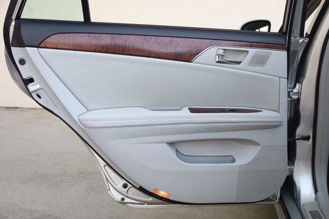 2011 Toyota Avalon Limited - 23069692 - 17