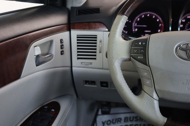 2011 Toyota Avalon Limited - 23069692 - 32