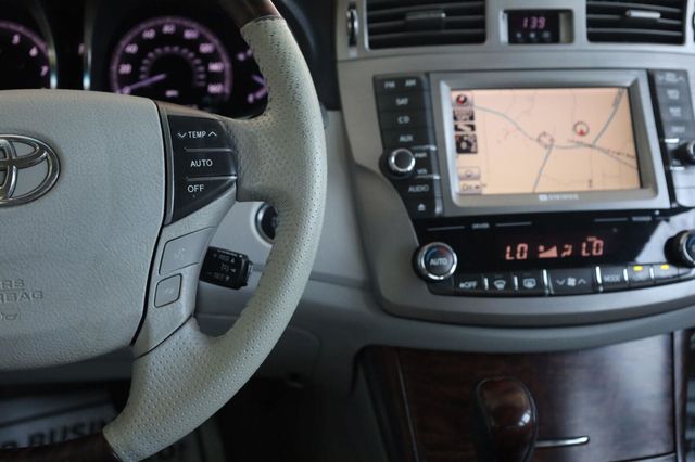 2011 Toyota Avalon Limited - 23069692 - 33