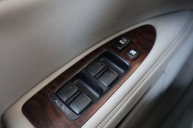 2011 Toyota Avalon Limited - 23069692 - 37
