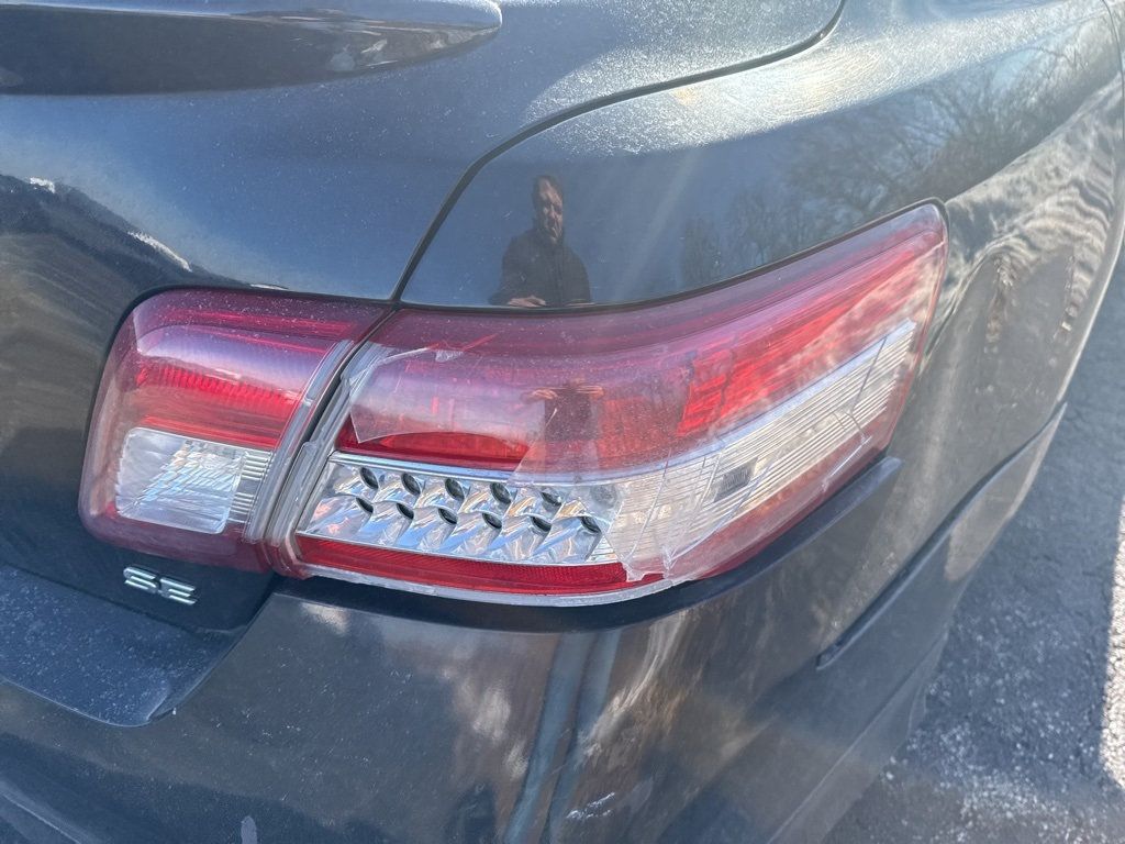 2011 Toyota Camry  - 22963796 - 4