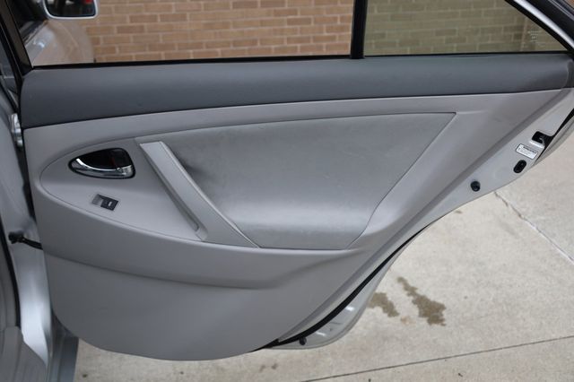 2011 Toyota Camry  - 22946142 - 17