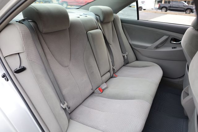 2011 Toyota Camry  - 22946142 - 19