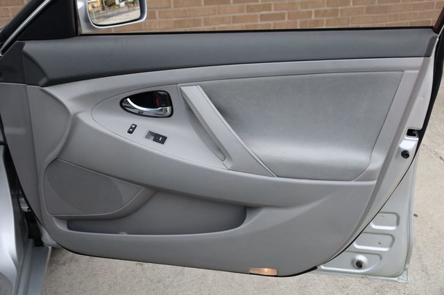 2011 Toyota Camry  - 22946142 - 20