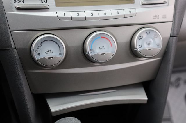 2011 Toyota Camry  - 22946142 - 29