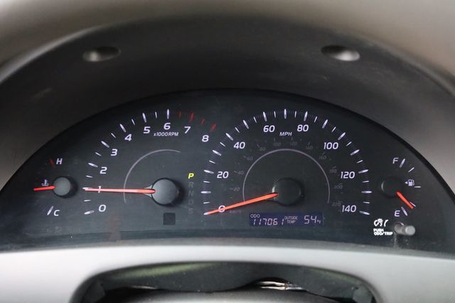 2011 Toyota Camry  - 22946142 - 31