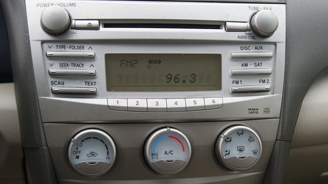 2011 Toyota Camry 3 MONTH WARANTY ,JUST SERVICED, VERY CLEAN INSIDE AND OUT  - 22986888 - 9