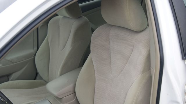 2011 Toyota Camry 3 MONTH WARANTY ,JUST SERVICED, VERY CLEAN INSIDE AND OUT  - 22986888 - 21