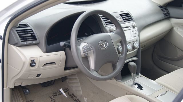 2011 Toyota Camry 3 MONTH WARANTY ,JUST SERVICED, VERY CLEAN INSIDE AND OUT  - 22986888 - 22