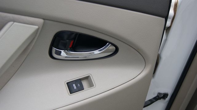 2011 Toyota Camry 3 MONTH WARANTY ,JUST SERVICED, VERY CLEAN INSIDE AND OUT  - 22986888 - 29