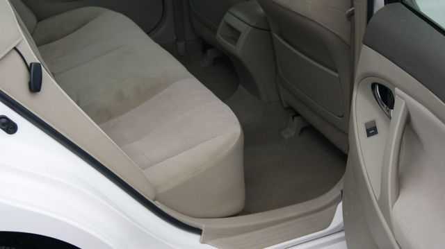 2011 Toyota Camry 3 MONTH WARANTY ,JUST SERVICED, VERY CLEAN INSIDE AND OUT  - 22986888 - 35